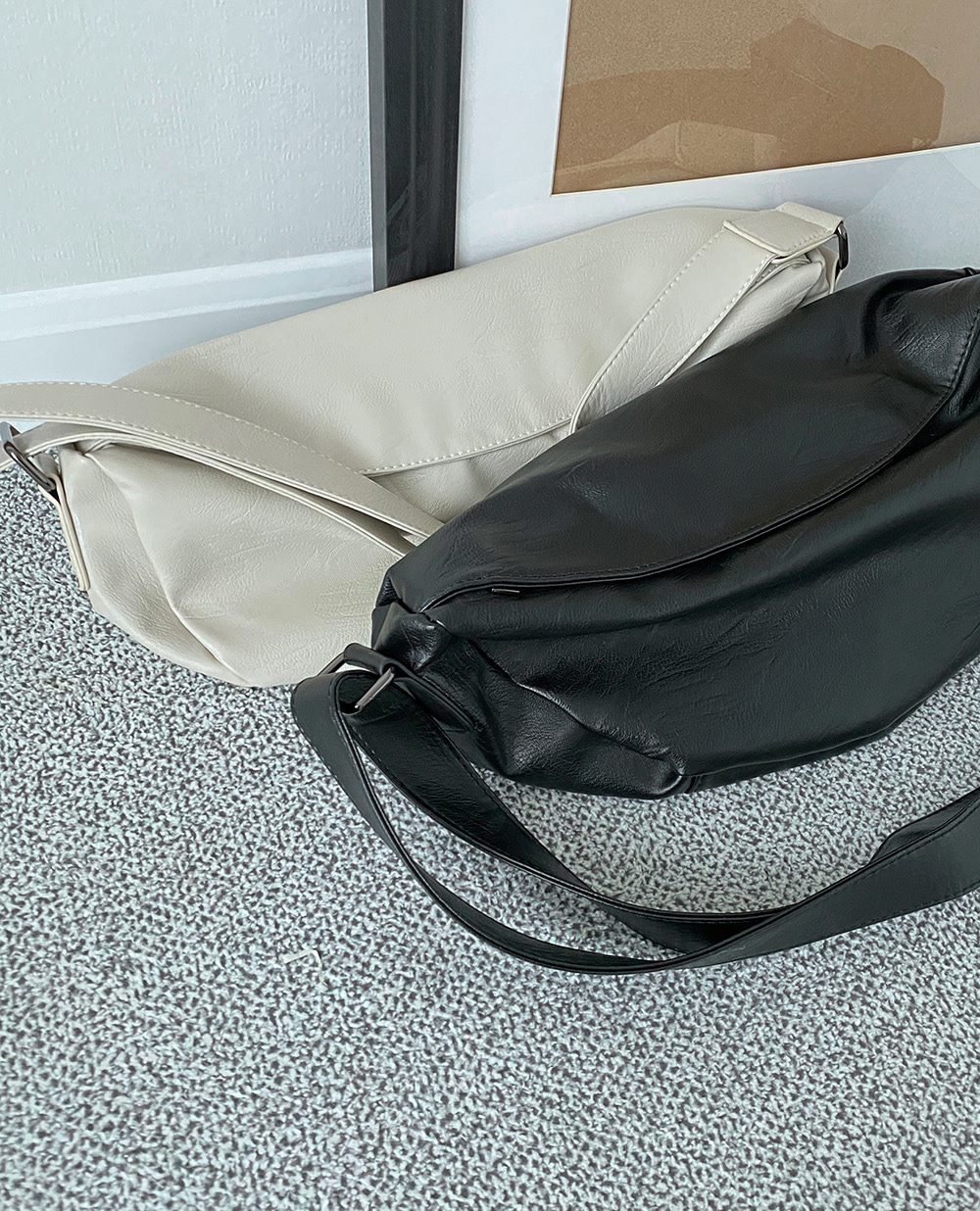 (당일발송)casual leather sling bag 2color