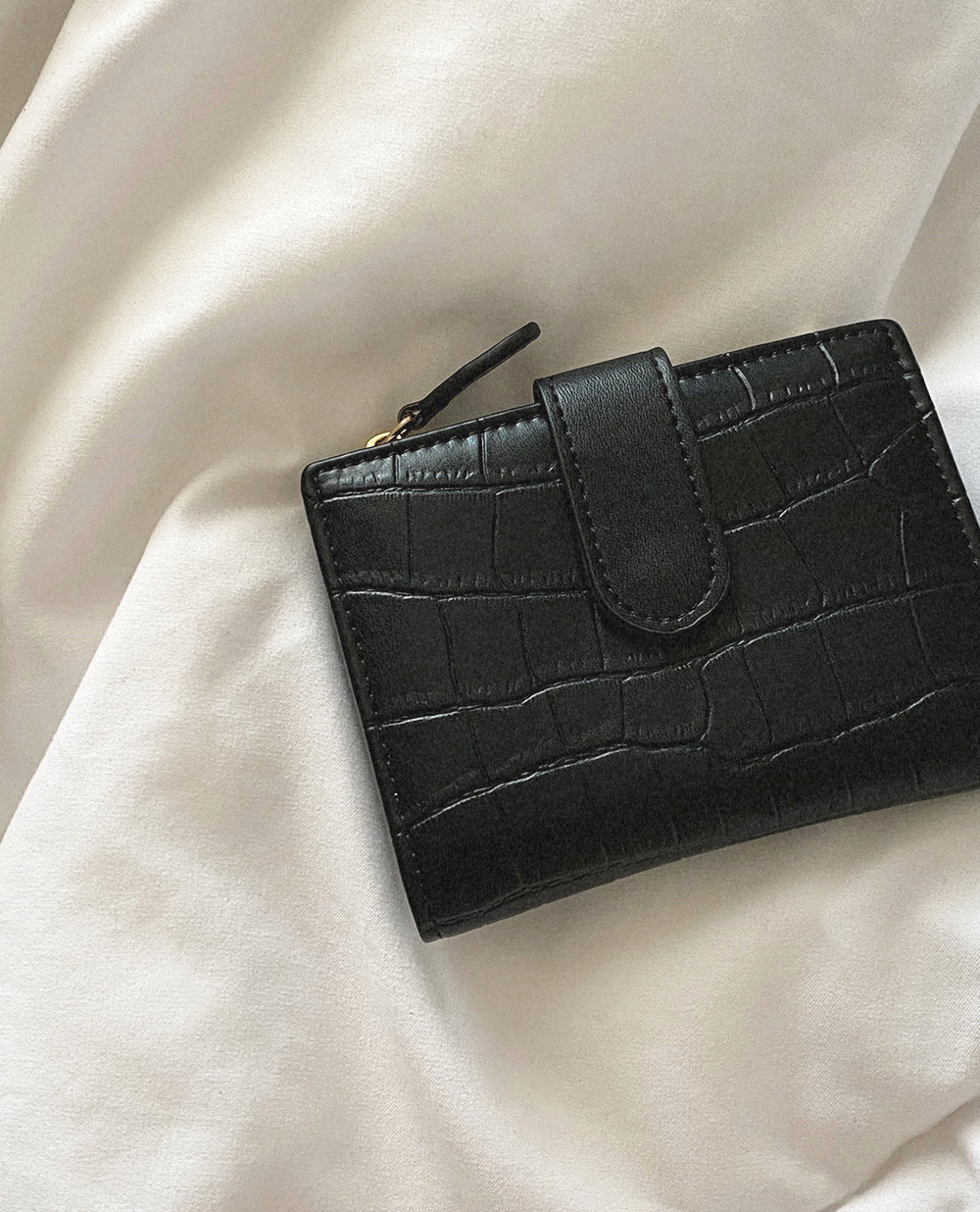 classic pattern half wallet