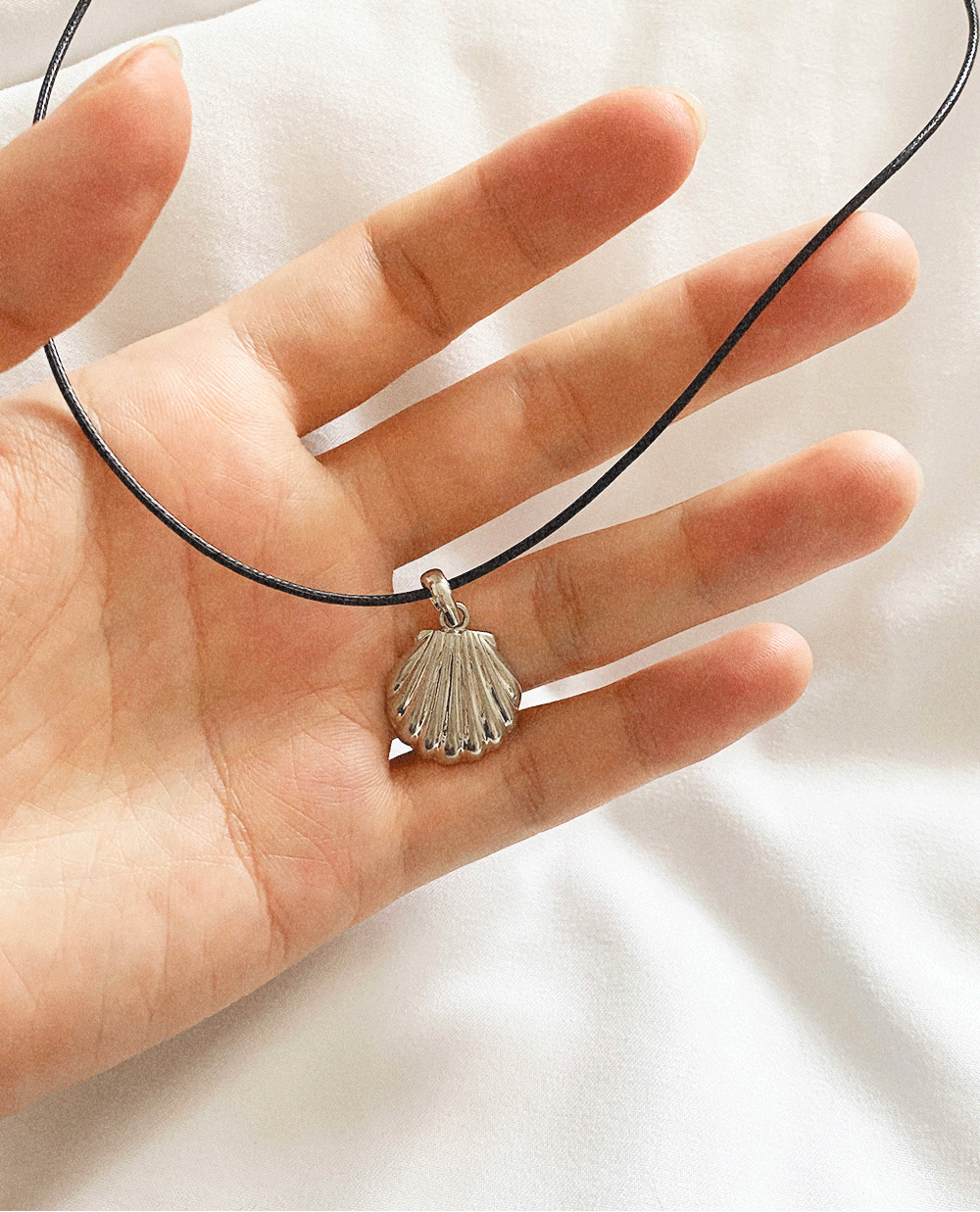 silver clam necklace