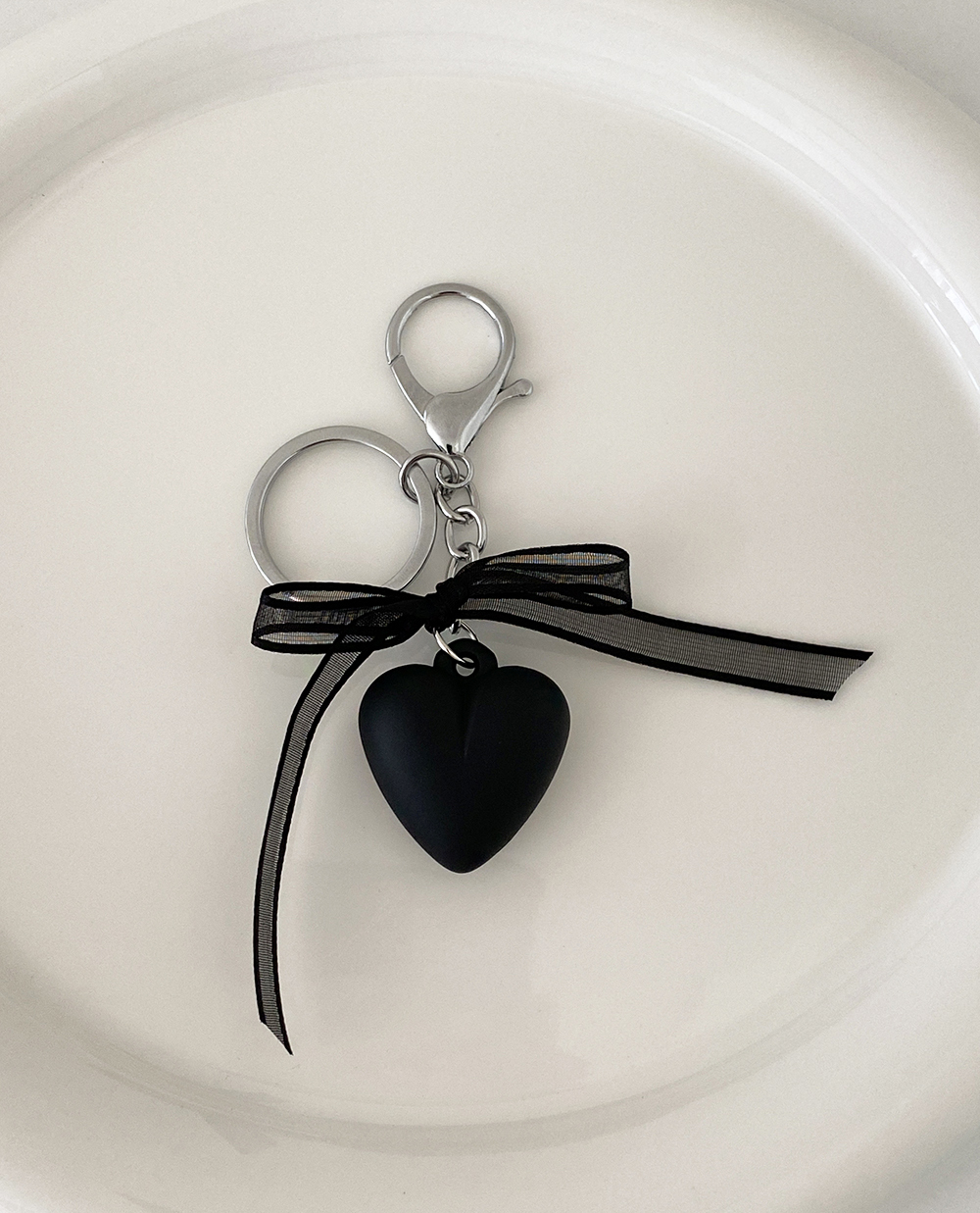 black heart ribbon key ring